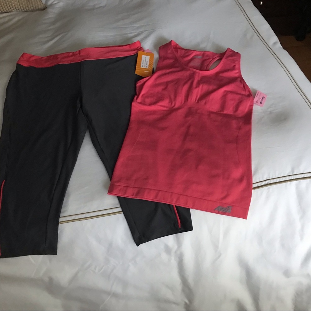 NWT AVIA Bermuda yoga pants with matching top.